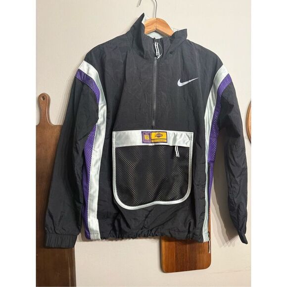 Nike Black NBA LA Lakers 1/2 Zip Lightweight Sports Windbreaker Jacket Small - Picture 1 of 6